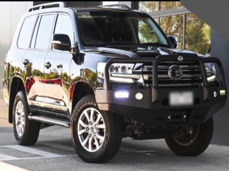 TOYOTA LAND CRUISER V8 2018 - Image 9