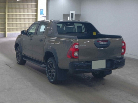 TOYOTA HILUX DOUBLE CAB 2024 - Image 2