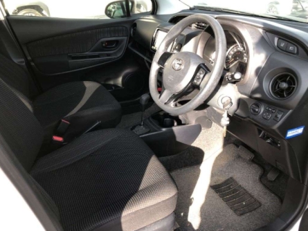 TOYOTA VITZ 2018 - Image 2