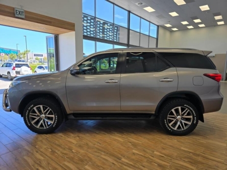 TOYOTA FORTUNER 2018 - Image 4