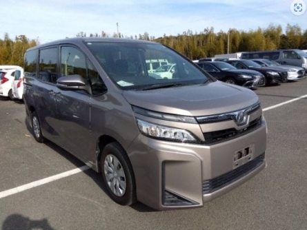 toyota voxy 2018 - Image 3