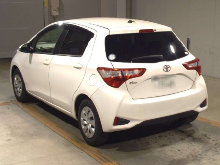 TOYOTA VITZ 2018 - Image 5