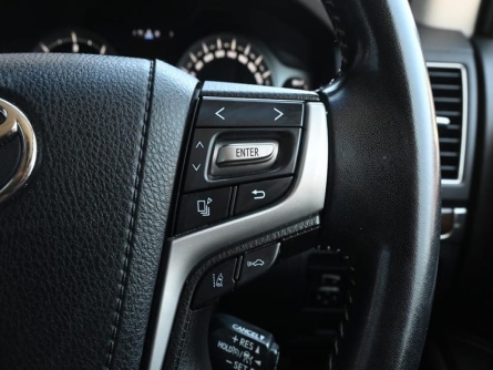 TOYOTA LAND CRUISER V8 2018 - Image 4