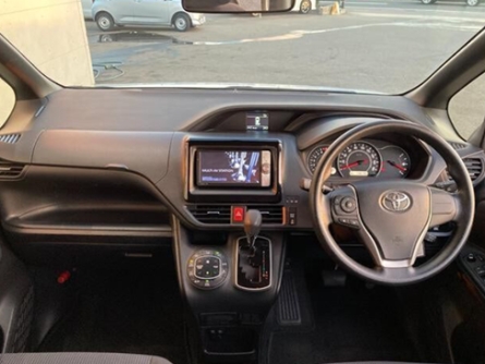 TOYOTA NOAH 2018 - Image 6